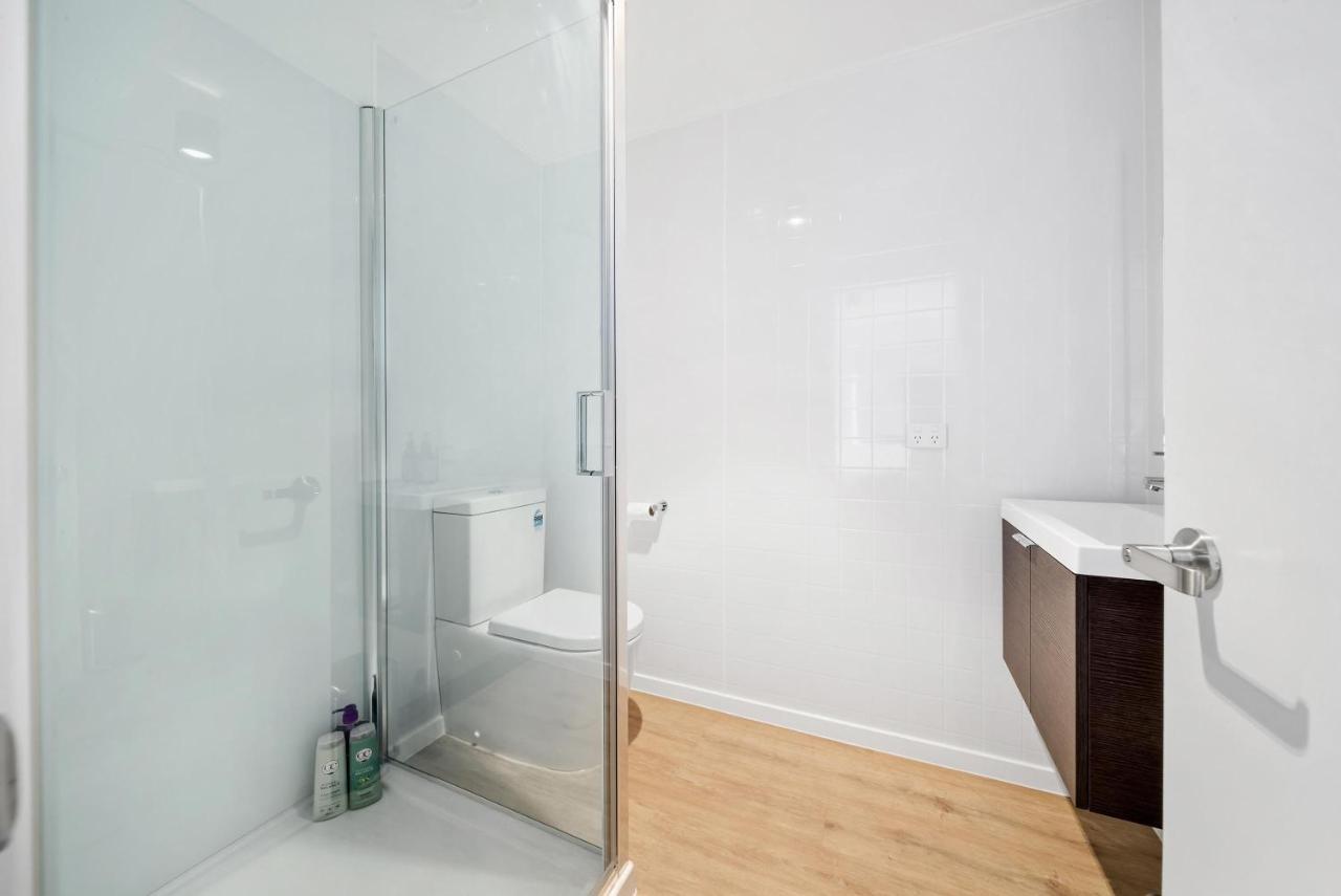 2 Bed 2 Bathroom Brand New Paradise 8 Mins To Cbd Квинстаун Экстерьер фото